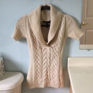 BCBG Maxazria spring knit top *never worn*